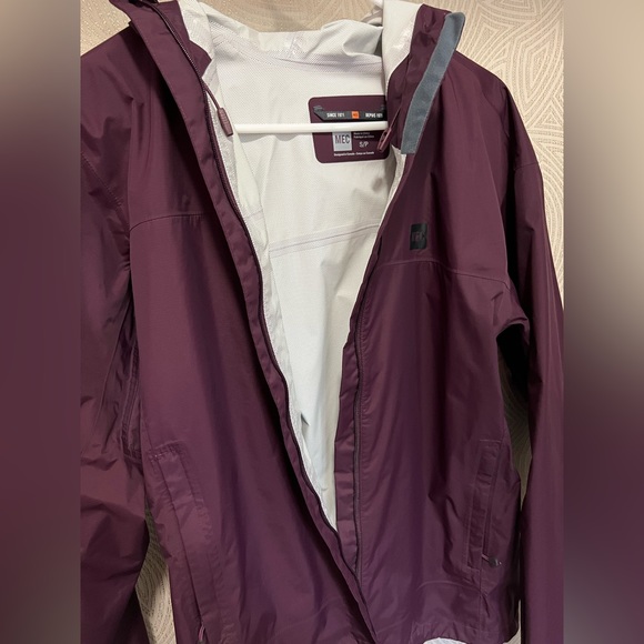 MEC Rain Coat - Picture 3 of 6